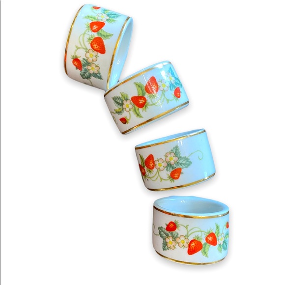 Avon Other - Vintage Avon Strawberry Napkin Holders/Rings Gold Trim Set Of Four EUC